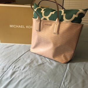 HOST PICK NWT MICHAEL KORS Jodie Large Logo Jacquard Tote Bag